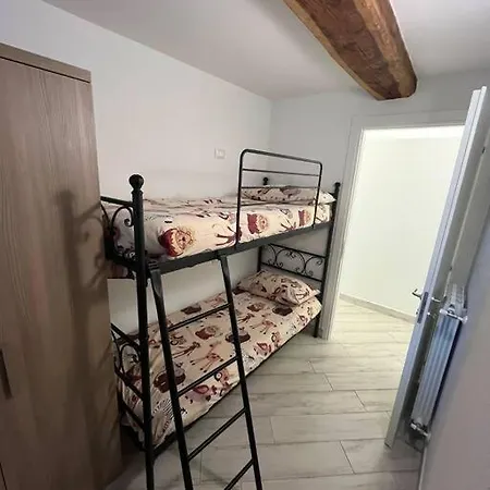 J * Villa d'Allegno
