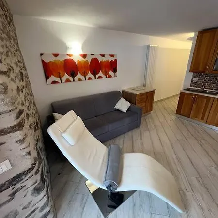 J Villa d'Allegno